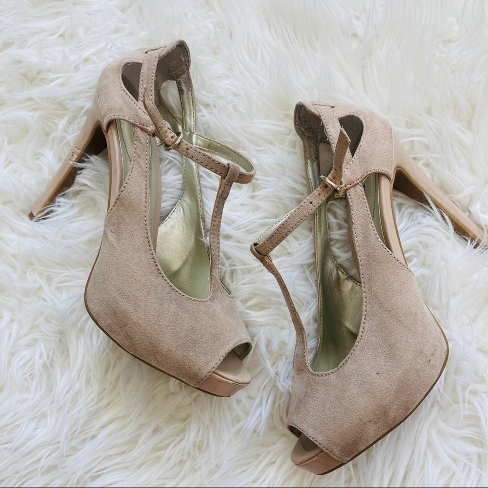 Guess Tecru Nude Suede T-Strap Peep-Toe Heels Size 7.5